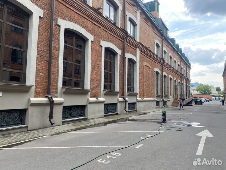 Мойка фасадов, окон, витрин,панорамных окон, домов