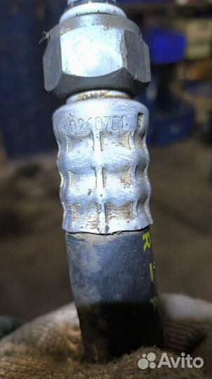 Трубка кондиционера Audi 100C4 2.3 4A0260701E