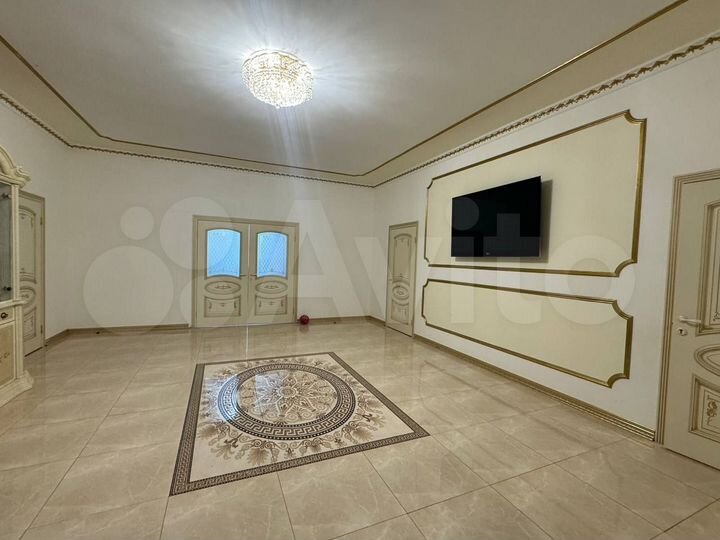 Дом 213 м² на участке 10 сот.