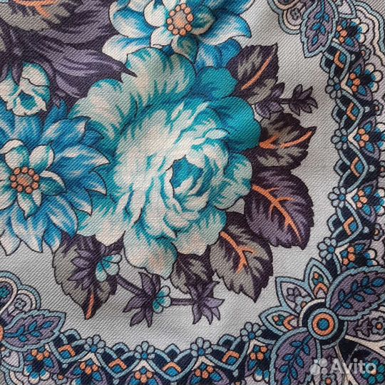 Павловопосадский шерстяной платок