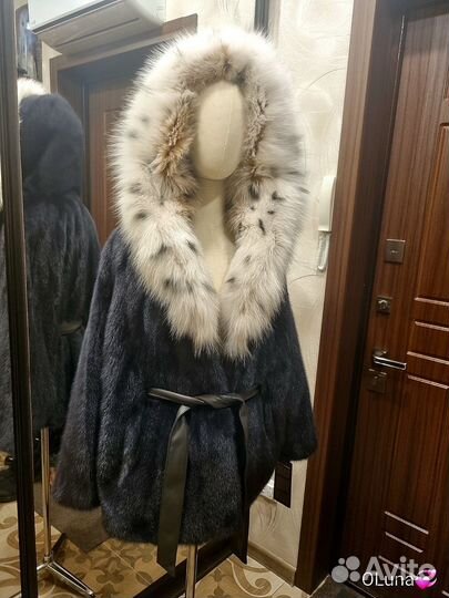 Шуба норковая летучая мышь капюшоном из рыси