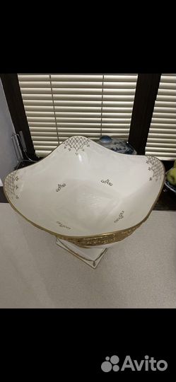 Фруктовница на ножке