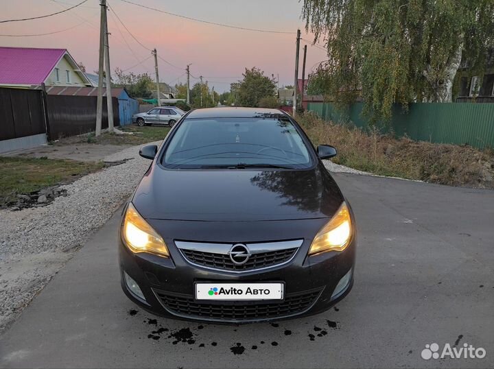 Opel Astra 1.4 МТ, 2011, 241 000 км