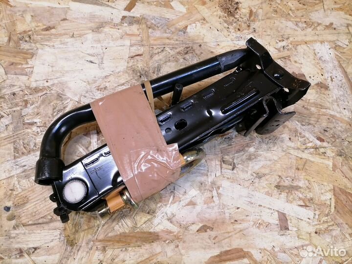 Домкрат Ford Fiesta MK5