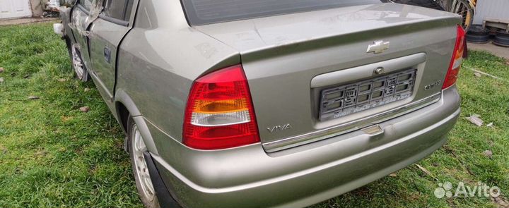 Opel Astra крышка багажника