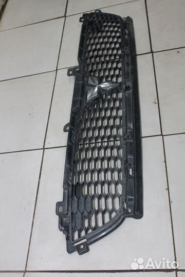 Решетка радиатора Mitsubishi Outlander XL