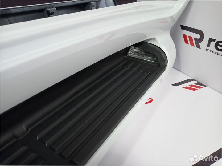 Пороги подножки Lexus LX570 H340