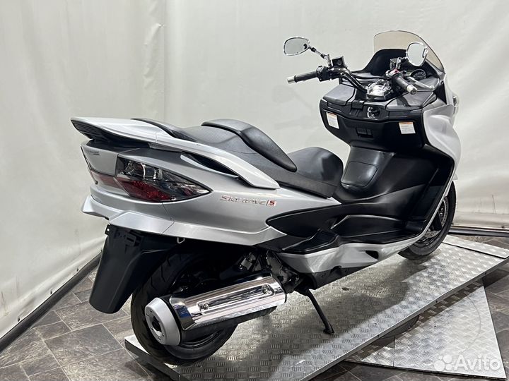 Максискутер Suzuki Burgman (SkyWave) 250