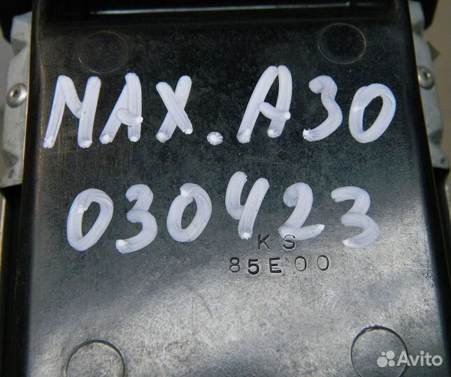 Пепельница Nissan Maxima J30