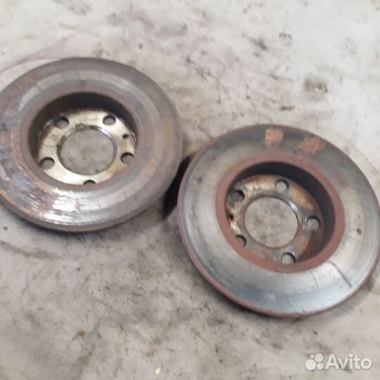 Тормозные диски задние Шкода Октавия тур (А4U1)