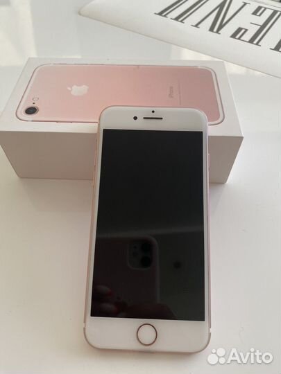 Телефон iPhone 7