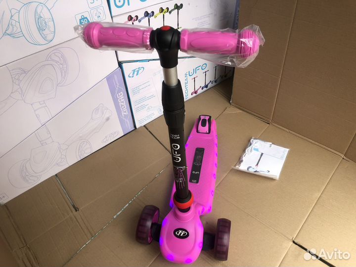 Детский трехколесный самокат