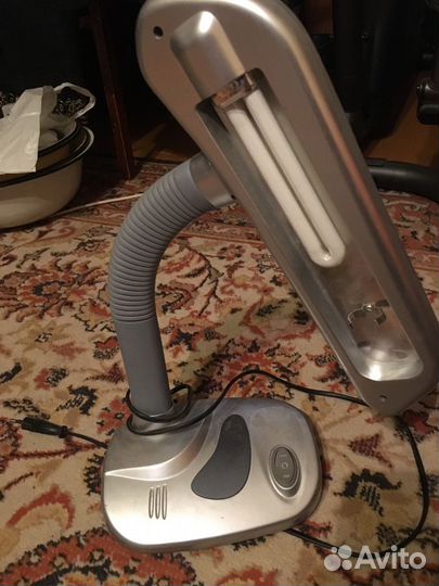 Настольная лампа