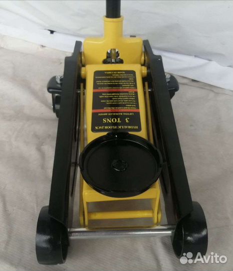 Домкрат подкатной 3 тонны