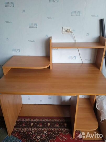 Компьютерный стол