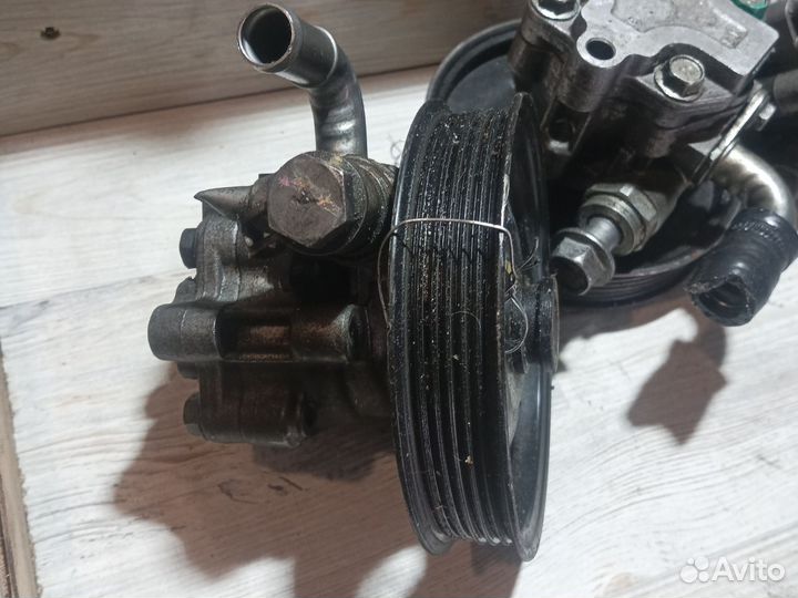 Насос гур Audi A6 C6, Land Rover Freelander