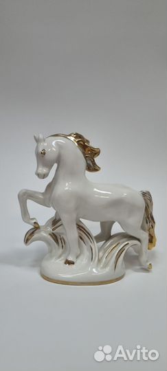 Статуэтка лфз. Конь Огонь. Золотая грива