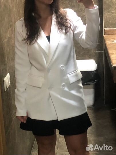 Белый пиджак