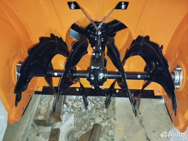 Снегоуборщик бензиновый самоходный бу