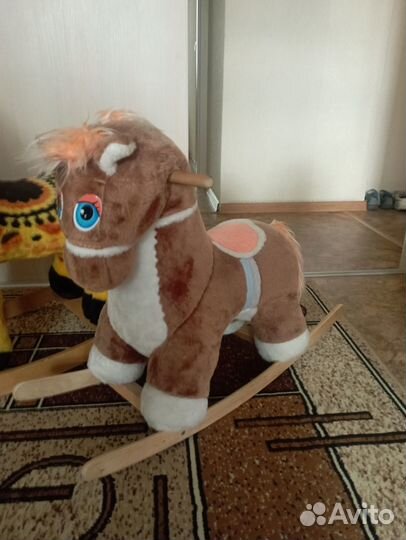 Детская игрушка качалка лошадка