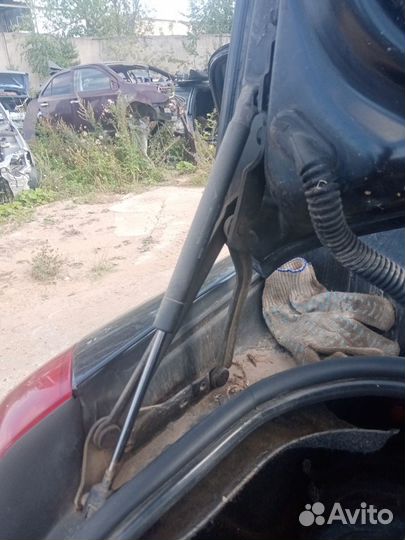 Петля крышки багажника Renault Megane 2 Седан