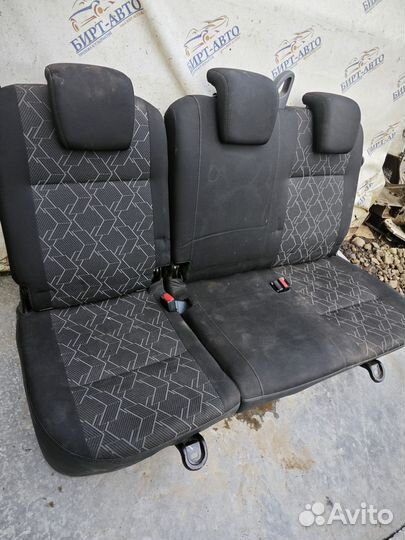 Второй ряд сидений Лада Ларгус