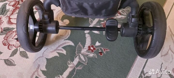 Детская прогулочная коляска