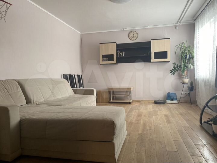 3-к. квартира, 80 м², 1/2 эт.