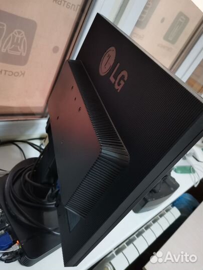Монитор lg flatron l1953tr