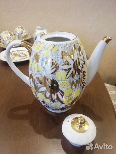 Кофейный сервиз лфз СССР, Золотые ромашки ''