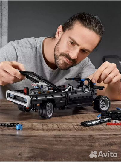 Лего техник Форсаж Додж Чарджер Доминика Торетто