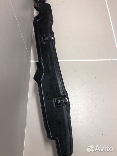 Пыльник крыла переднего правого Mitsubishi Pajero