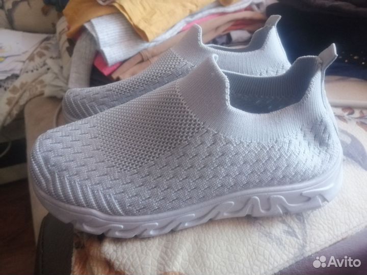 Кроссовки новые