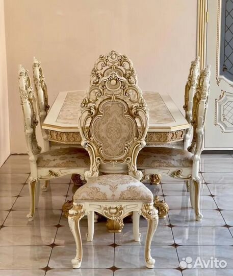 Столы и стулья