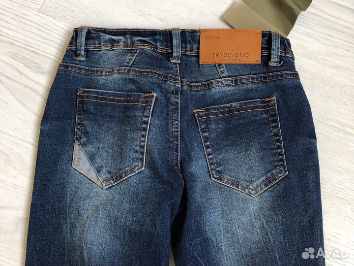 Джинсы новые Можно регулировать резинку на талии