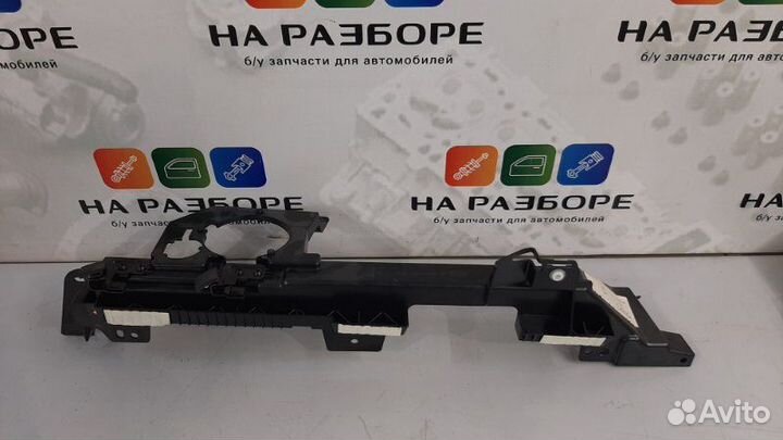 Накладка на стойку внутренняя задняя правая Land