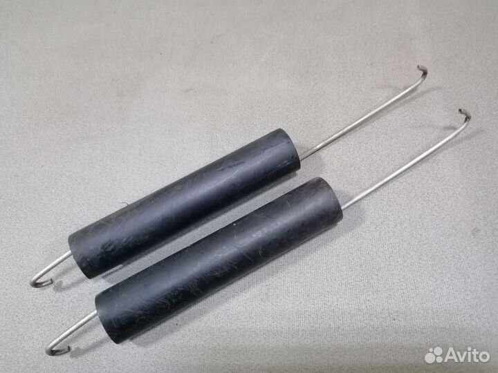 Пружина крышки багажника VW Jetta II 1986