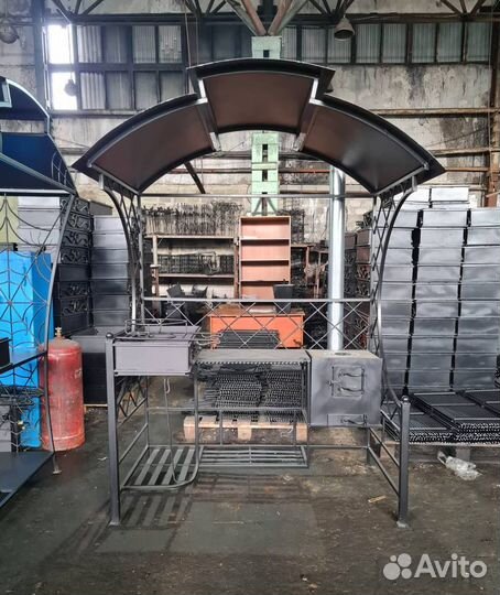 Мангал с крышей