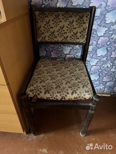 Отдам бесплатно старую мебель