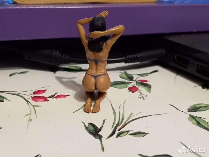 Фигурка девушки масштаб 1:24