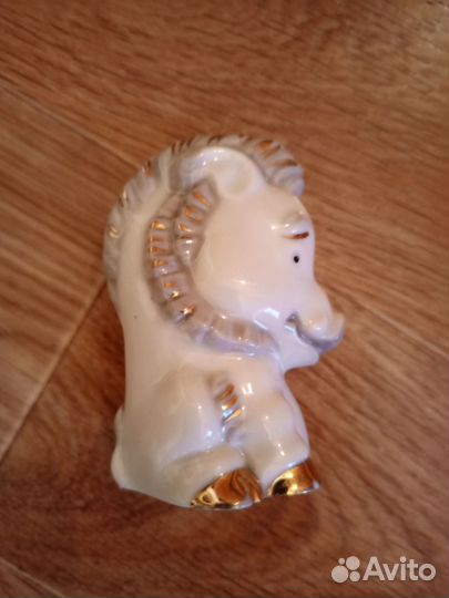 Статуэтка фарфор СССР. Кабан-свин