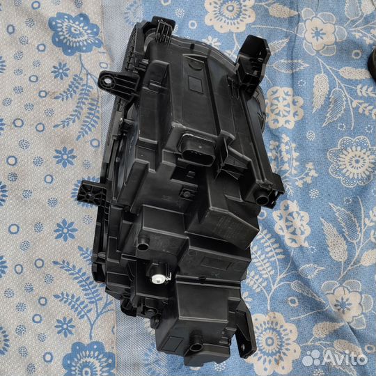 Фара правая Geely Tugella