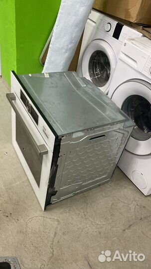 Электрический духовой шкаф Bosch HBG672BW1F