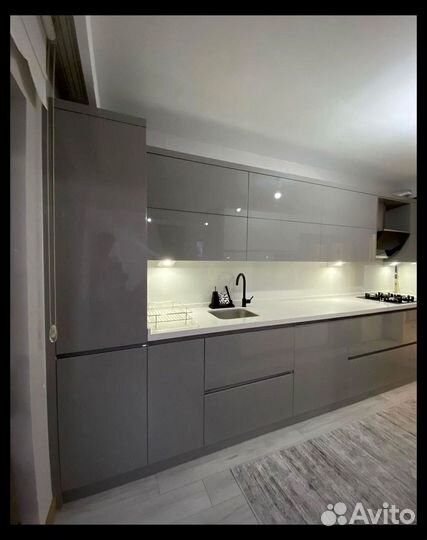 Кухня под потолок на дачу