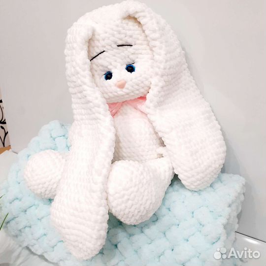 Зайка плюшевый ручной