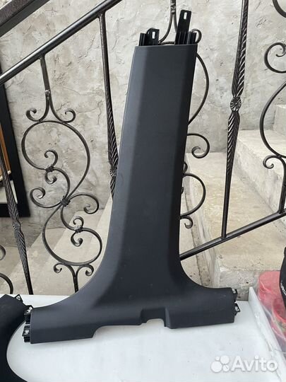 Накладки на пороги веста