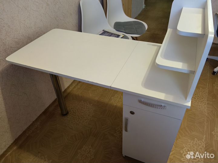 Маникюрный стол складной бу