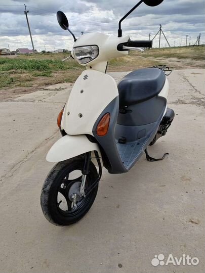 Скутер Suzuki lets4