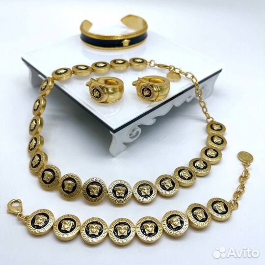 Серьги Versace