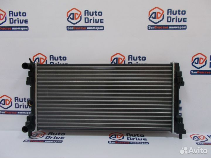 Радиатор охлаждения Фольксваген Поло Седан